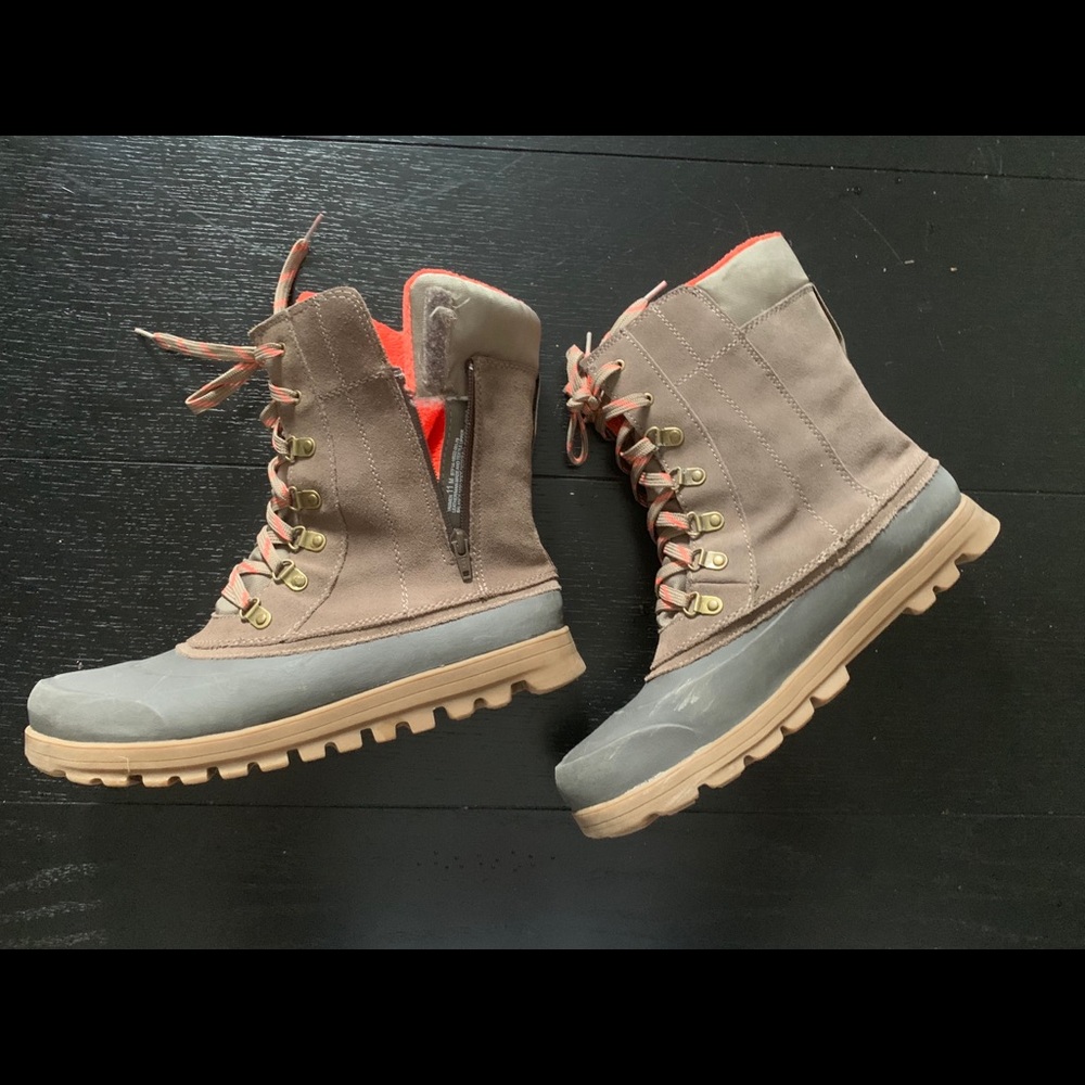 Baretraps suede water repellent winter Boot sz 11